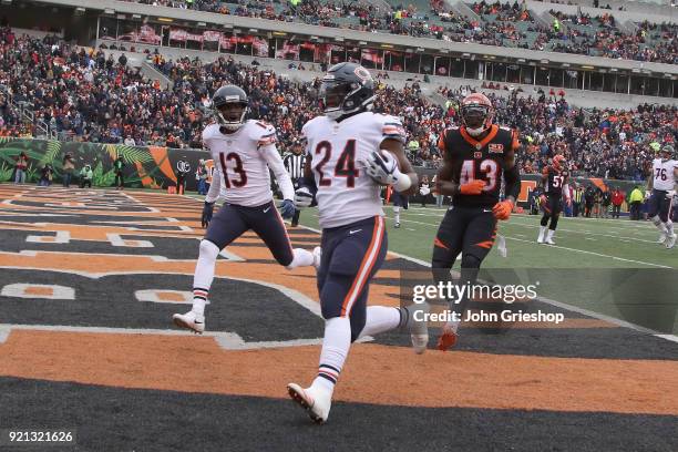 Jordan Howard of the Chicago Bears runs the football into the endzone during the game against the Cincinnati Bengals at Paul Brown Stadium on...