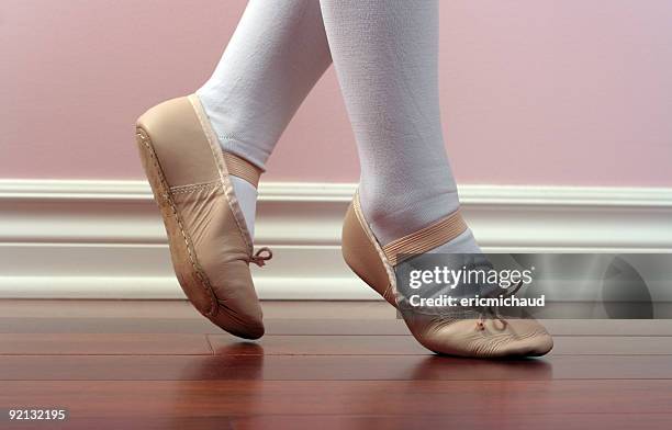 balerine tanz - ballettschuh stock-fotos und bilder