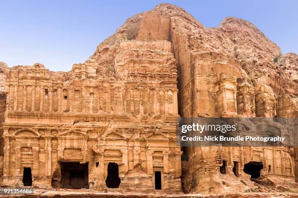 the palace and corinthian tombs, petra, jordan - sand sculpture stockfoto's en -beelden