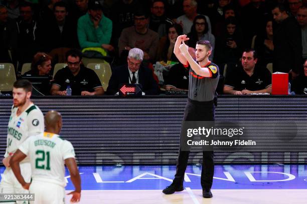 Illustration Referee make the gesture for the timeout during the Leaders Cup match between Limoges v Nanterre on February 16, 2018 in Paris, France.