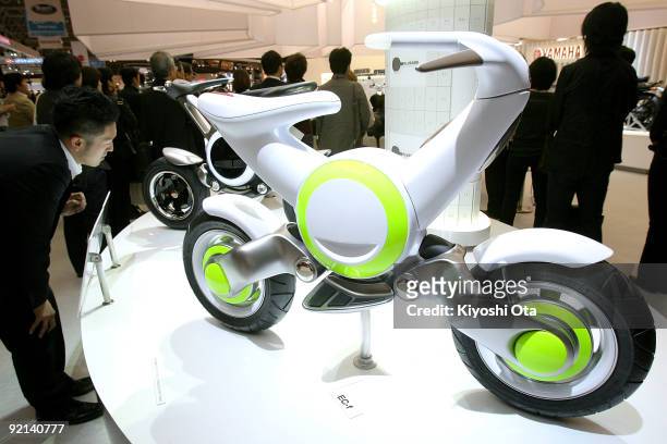 New Yamaha Motor Co.'s concept electric commuter vehicle 'EC-f' is displayed during the 41st Tokyo Motor Show at Makuhari Messe on October 21, 2009...