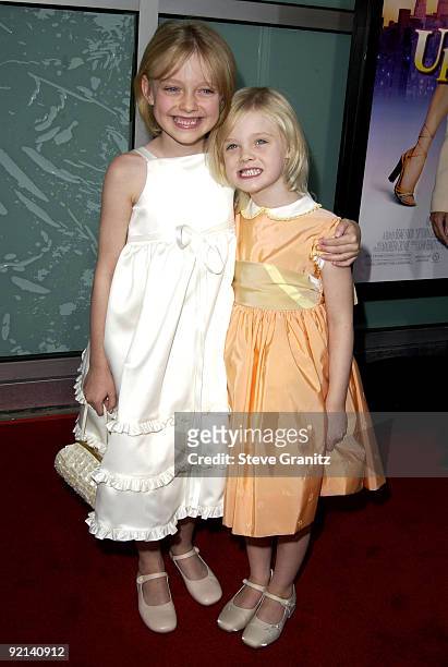 726 Dakota Fanning And Elle Fanning Photos Premium High Res Pictures Getty Images