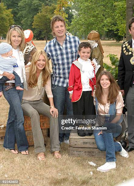 Cat Deeley, Jamie Oliver, Jools Oliver and family