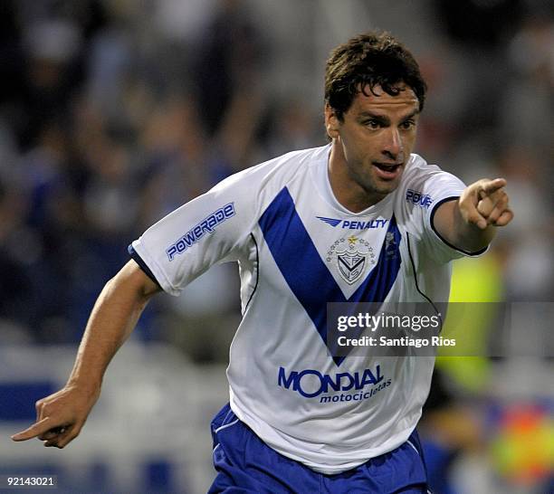 Ariel Cabral of Argentina Velez Sarsfield celebrates a goal during the match against Ecuador's LDU for Copa Nissan Sudamericana on October 20, 2009...