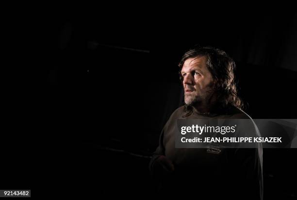 Serbian director Emir Kusturica answers journalists' questions, on October 14 in Lyon, during the first editition of "Lumiere 2009", a cinema...