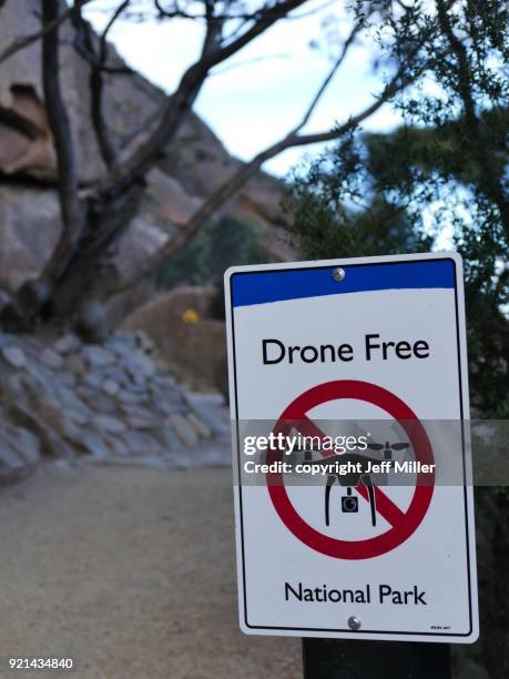 drone free sign, freycinet national park, tasmania - wineglass bay stock pictures, royalty-free photos & images