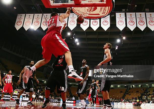 Linas Kleiza, #11 of Olympiacos Piraeus in action during the Euroleague Basketball Regular Season Game Day 1 match between Olympiacos Piraeus vs...