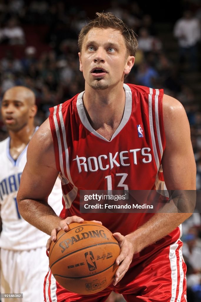 David Andersen of the Houston Rockets shoots a free throw during the ...