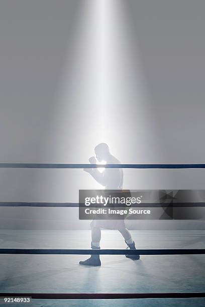 boxer in boxing ring - competition round stock pictures, royalty-free photos & images