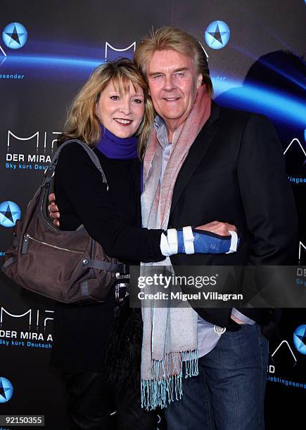 Howard Carpendale and Donnice Pierce attend the Mira Award ceremony on October 21, 2009 in Munich, Germany.