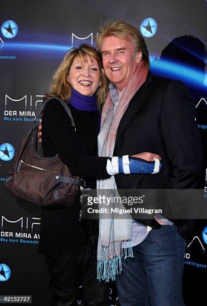 Howard Carpendale and Donnice Pierce attend the Mira Award ceremony on October 21, 2009 in Munich, Germany.