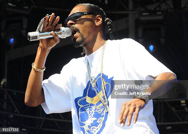 Snoop Dog performs on the Odeum Stage during the Rothbury Music Festival 08 on July 4, 2008 in Rothbury, Michigan.