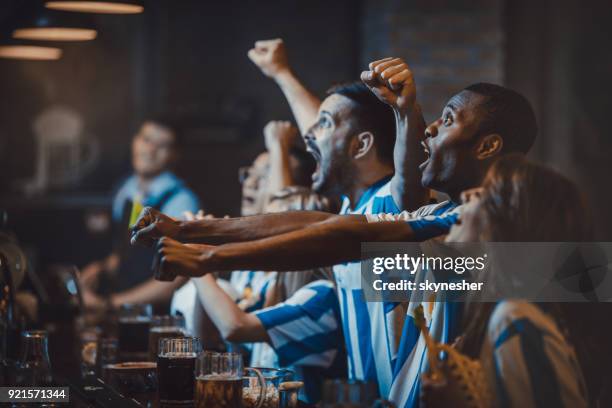 yaaaaay, 我們隊贏了! - international soccer event 個照片及圖片檔