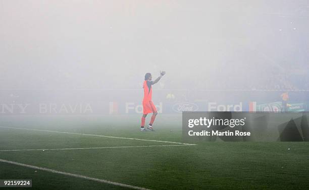 Rustu Renceber Goalkeeper Rustu Recber Photos and Premium High Res Pictures - Getty Images