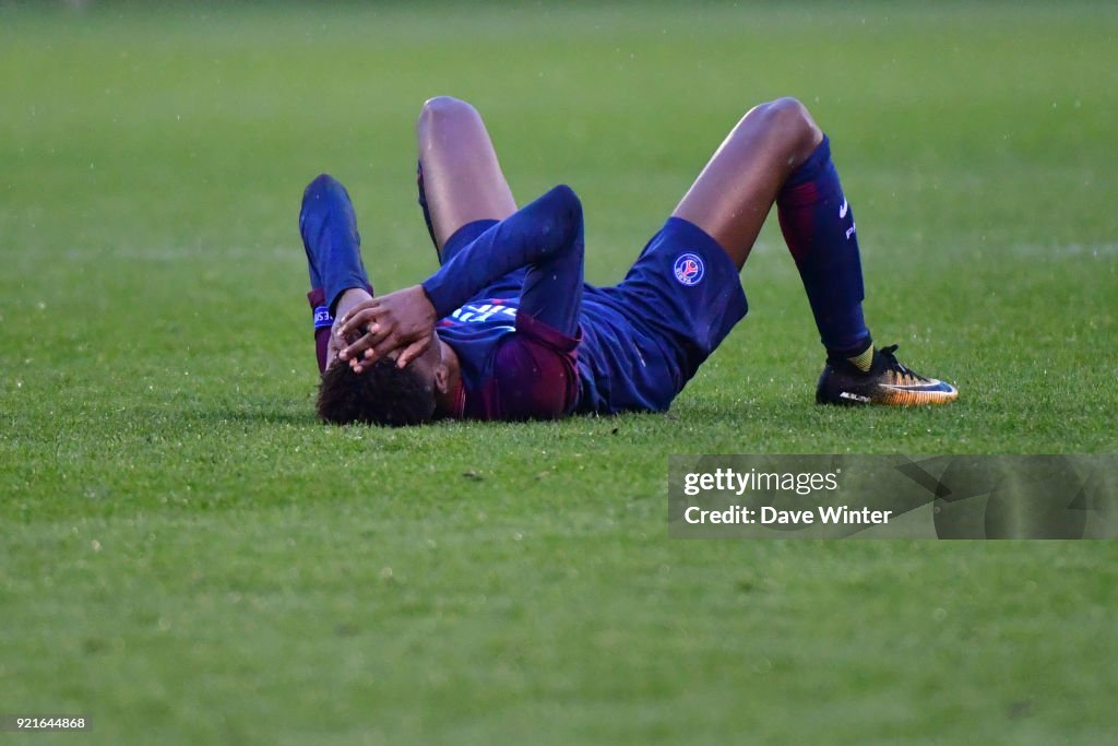 Paris Saint-Germain v FC Barcelona - Youth League U19