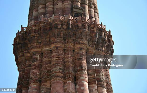 qutb minar (qutab minar) - delhi - ontmoetingshuis stockfoto's en -beelden