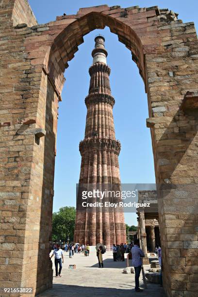 qutb minar (qutab minar) - delhi - lotus flower tower stock pictures, royalty-free photos & images