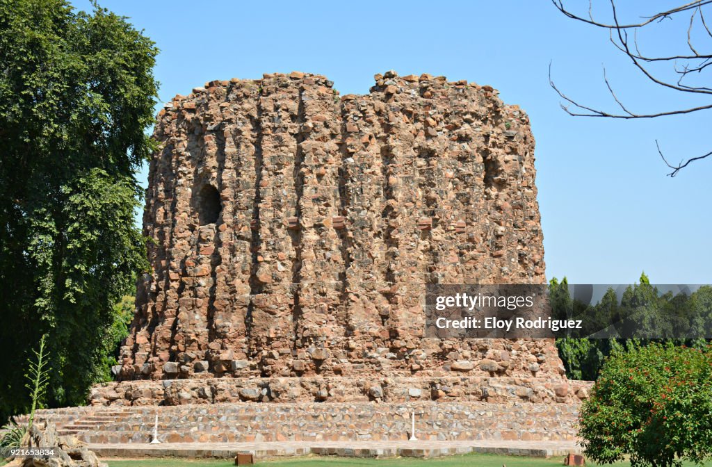 "Alai Minar" in the ruins of Qutb in Delhi