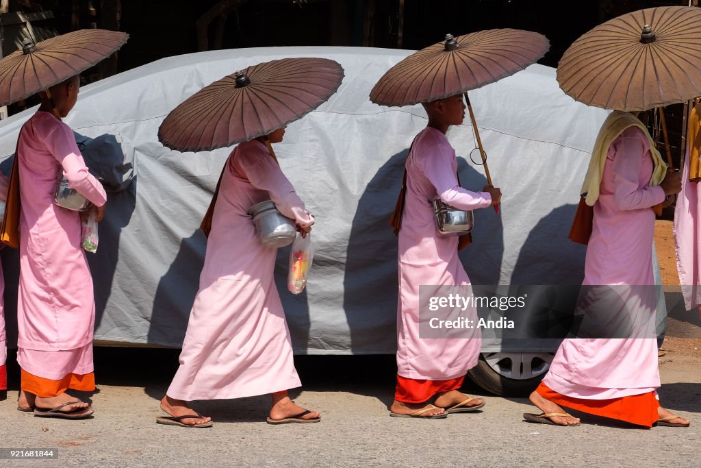 Myanmar: nuns.