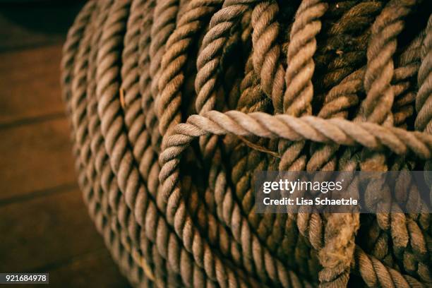 ship's rope - amarras imagens e fotografias de stock