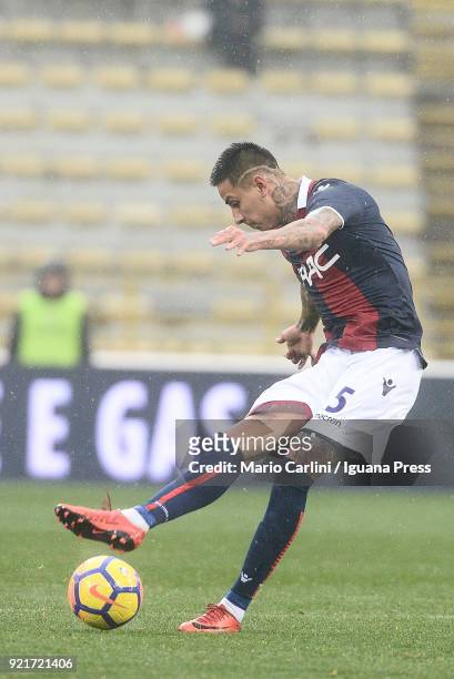 Erik Pulgar of Bologna FC in action during the serie A match between Bologna FC and US Sassuolo at Stadio Renato Dall'Ara on February 18, 2018 in...