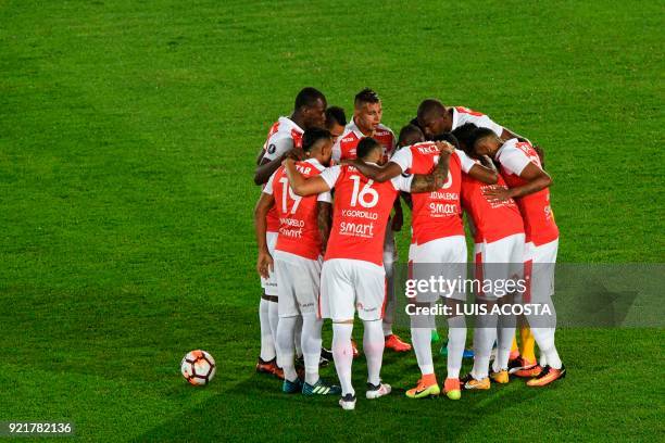 Players of Colombia's Independiente Santa Fe prior to the start their 2018 Copa Libertadores football match against Chile's Santiago Wanderers at...