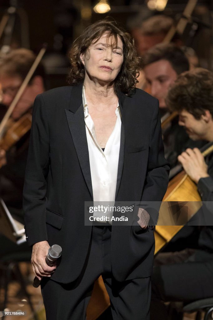 Jane Birkin on stage on the occasion of the 'Gainsbourg Symphonique' concert.