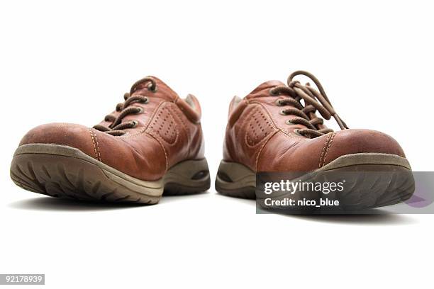 brown lace schuh - eleganter schuh stock-fotos und bilder