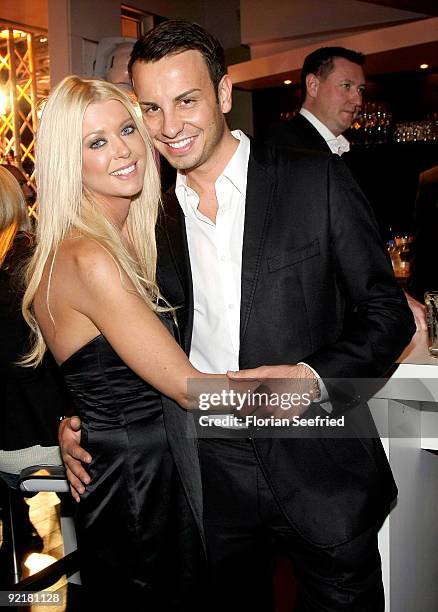 Actress Tara Reid and boyfriend Michael Axtmann attend the RIM presentation of the new 'BlackBerry Bold' at Kameha Suite on October 21, 2009 in...