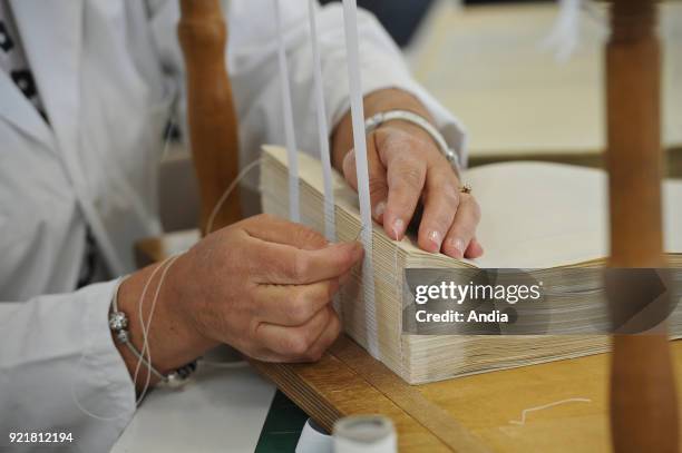 Loix-en-Re : Atelier Quillet, bookbinding workshop specialized in old books and documents, created in 1993 by Lionel Quillet. Atelier Quillet employs...