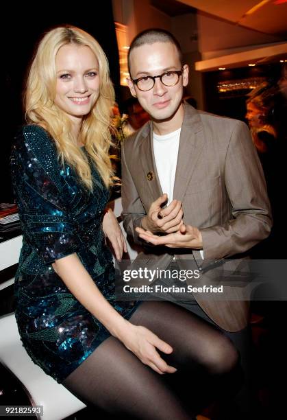 Model Franziska Knuppe and actor Franz Dinda attend the RIM presentation of the new 'BlackBerry Bold' at Kameha Suite on October 21, 2009 in Cologne,...