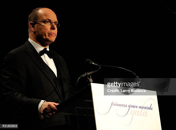 Prince Albert II of Monaco speaks at the 2009 Princess Grace Awards Gala at Cipriani 42nd Street on October 21, 2009 in New York City.