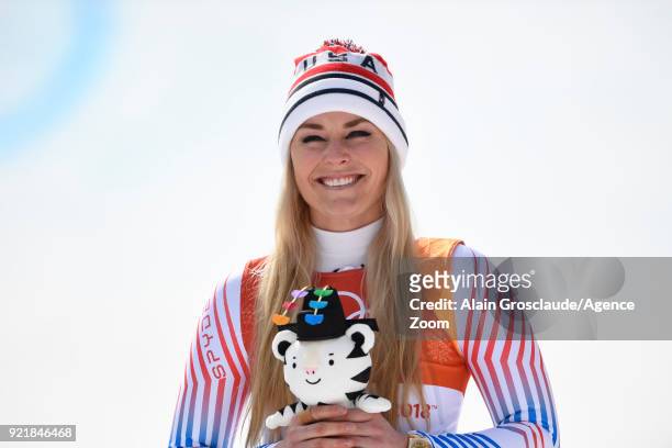 Lindsey Vonn of USA wins the bronze medal during the Alpine Skiing Women's Downhill at Jeongseon Alpine Centre on February 21, 2018 in...