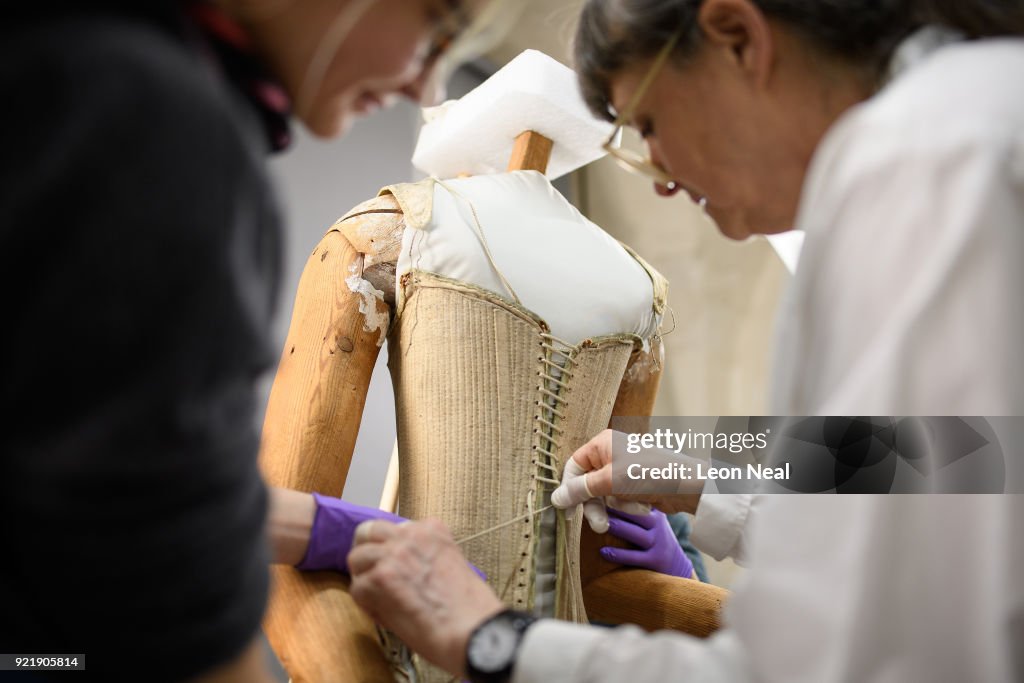 Queen Elizabeth I's Funeral Corset To Go On Show At New Abbey Museum