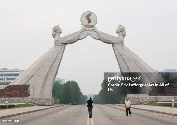 Pyongyang Highway Sign 17 Reunification Highway Stock Photos, High-Res Pictures, and Images ...