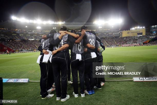 New Zealand's cricket player huddle during the final Twenty20 Tri Series international cricket match between New Zealand and Australia at Eden Park...