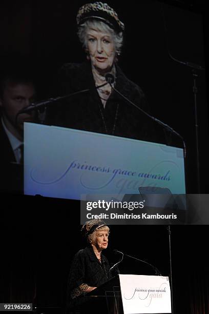 Elaine Stritch speaks at the 2009 Princess Grace Awards Gala at Cipriani 42nd Street on October 21, 2009 in New York City.