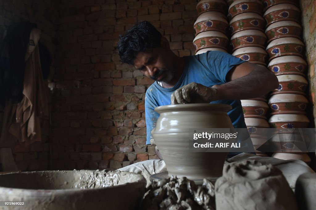 PAKISTAN-ECONOMY-CRAFTS