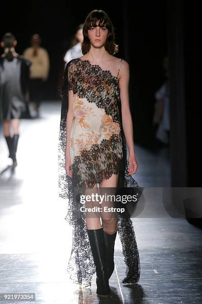 Christopher Kane - Runway - LFW February 2018 Christopher Kane - Runway - LFW February 2018