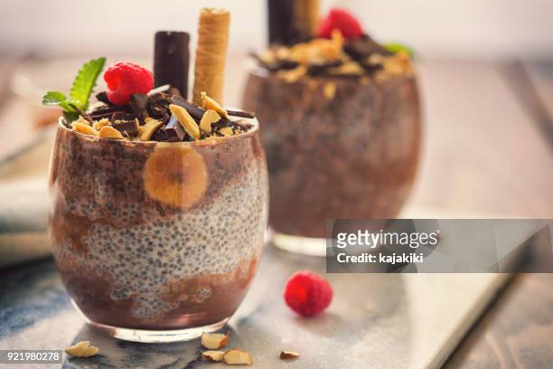 chia seed pudding with chocolate and bananas - chocolate pudding imagens e fotografias de stock