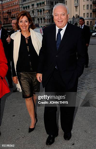 Spanish Foreign minister Miguel Angel Moratinos arrives with his wife Dominique Monac at the Vasa Museum in Stockholm before an official dinner due...