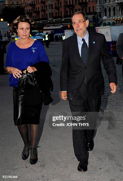 Foreign policy chief Javier Solana arrives with his wife, Constance Archibald at the Vasa Museum in Stockholm where the official dinner was to be...
