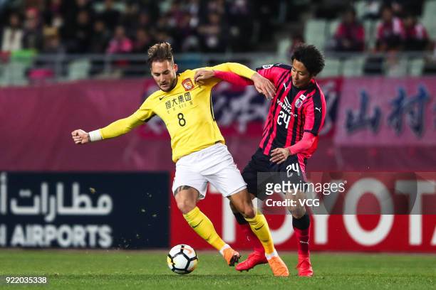 Nemanja Gudelj of Guangzhou Evergrande controls the ball during the AFC Champions League Group G match between Cerezo Osaka and Guangzhou Evergrande...