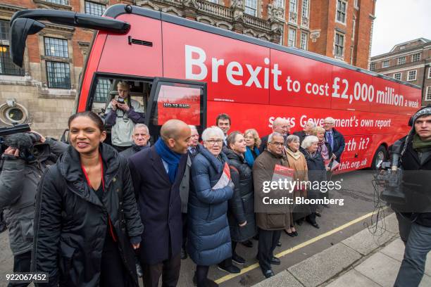 Anti-brexit campaigners including Gina Miller, founding partner of SCM Private LLP, left, and Chuka Umunna, U.K. Lawmaker for the opposition Labour...