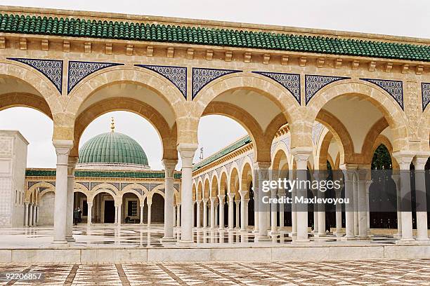 monuments for president - tunisia mosque stock pictures, royalty-free photos & images