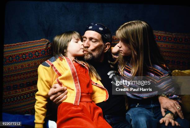 Willie Nelson with his daughters Paula Carlene and Amy Lee Willie Nelson has married four times and fathered seven children on June 18, 1980 in Las...