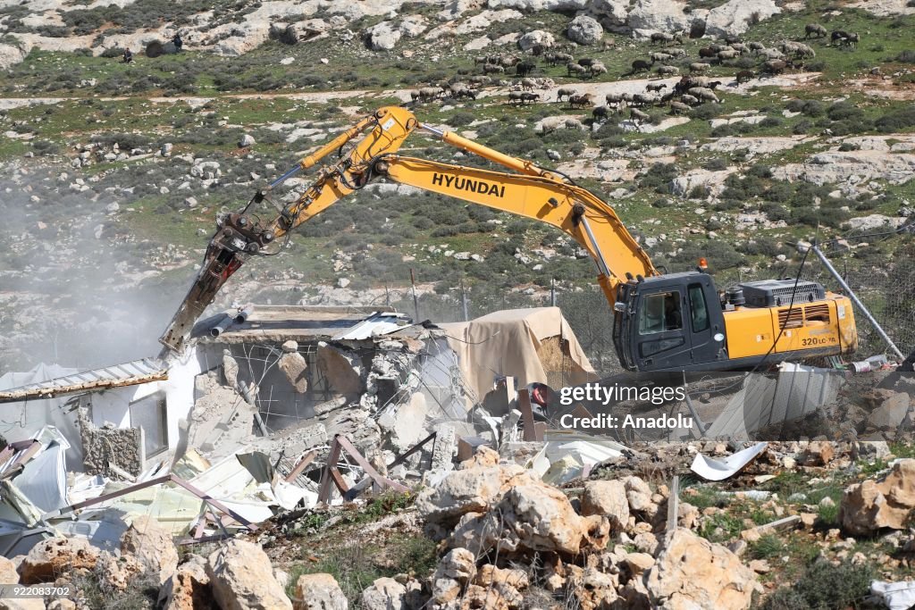 Israeli army demolishes Palestinian's house in Jerusalem