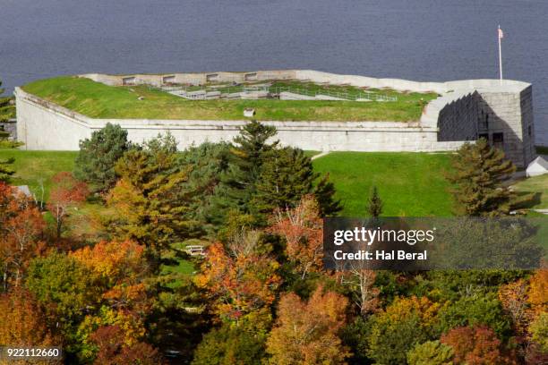 fort knox on the penobscot river - fort knox fotografías e imágenes de stock