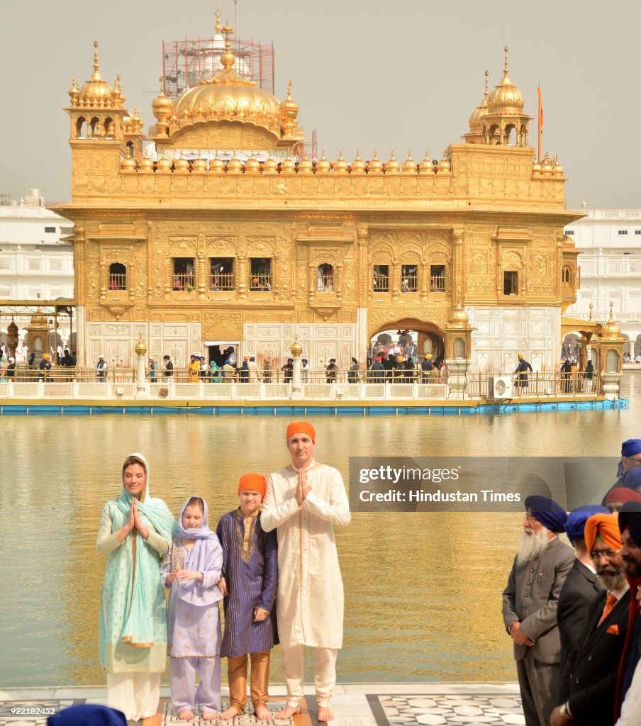 Canadian Prime Minister Justin Trudeau, Family Pay Obeisance At Golden Temple