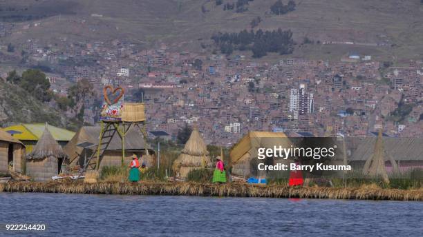 uros the floating islands of peru’s lake titicaca. - puno stock-fotos und bilder